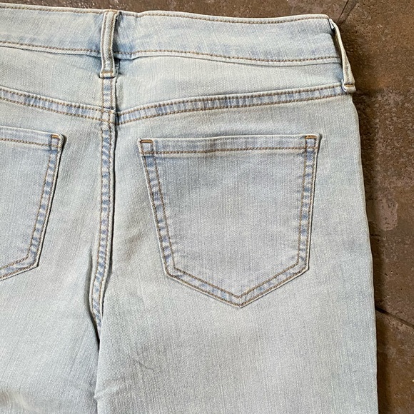 ON Mid-Rise Super Skinny Jeans in Ice Blue - NWT - Picture 11 of 16